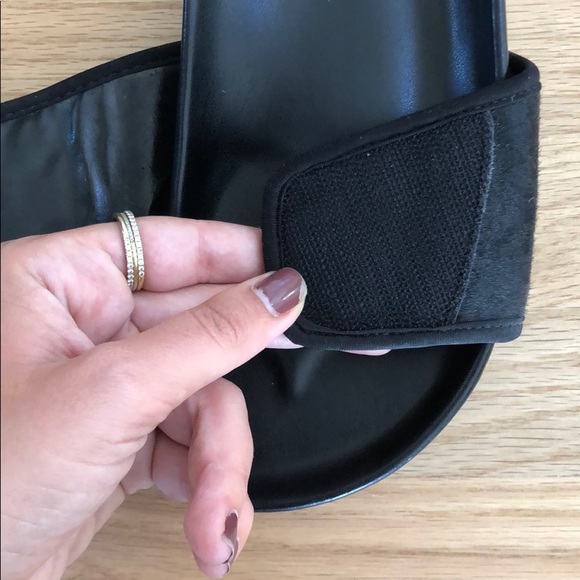 Aldo Slides With Gold Details - Picture 4 of 5